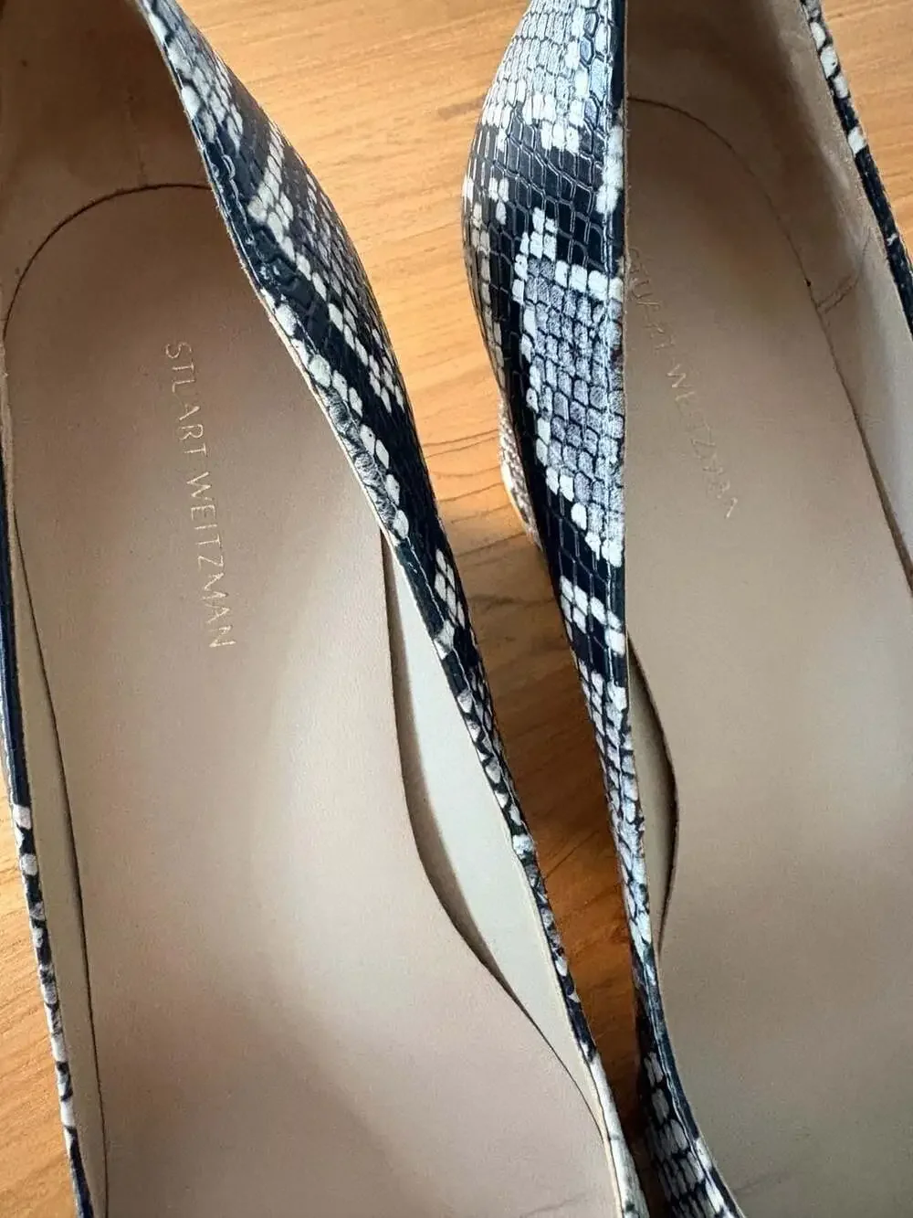 Stuart Weitzman Avenue 75 Block Pump in Snake Printed Leather Size 8.5